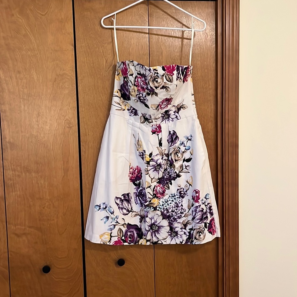 Gently worn strapless WHBM dress. Size 8